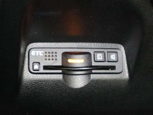 ETC車載器付ですので高速道路の料金所もノンストップです！高速道路の乗り降りがスムーズに行えます！！