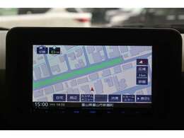 【メモリーナビ】操作はタッチパネルで簡単です。遠出や初めての場所もこれで安心ですね！