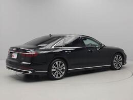 quattro（4WD）で雪道や滑りやすい道路はもちろんのこと日常の運転シーンでも安心と安全、さらにスポーティーなドライビング体験を提供します