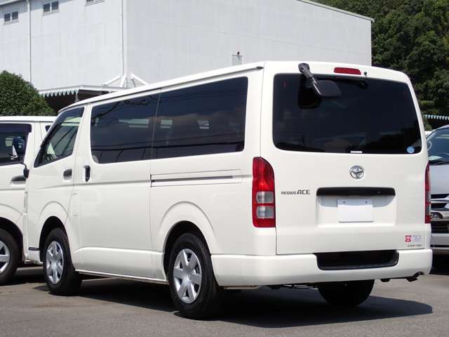 長さ：469cm/幅：169cm/高さ：197cm/最大積載量：1150kg/車両重量：1850kg/車両総重量：3165kg/燃料タンク：70リットル/カラーナンバー：058