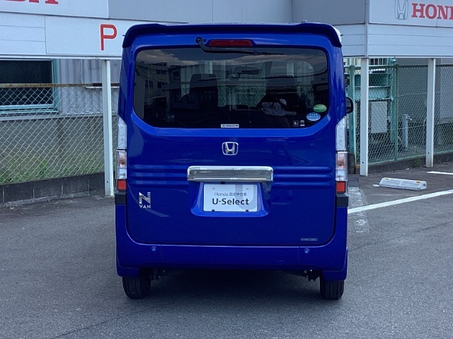 テールゲートスポイラー付き！
