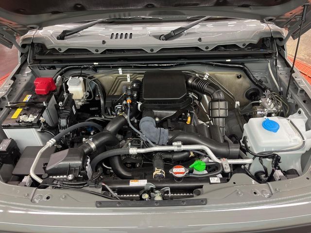 親切・丁寧な専門メカニックスタッフが応対！・車検・点検整備・事故等の修理などアフターサービスも安心。お車のカスタマイズもネクステージのサービススタッフまでご相談ください！