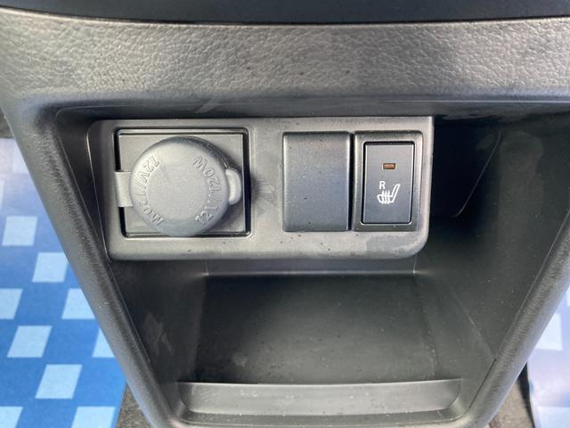 運転席にはシートヒーター機能が付いています。寒い日の心強い味方です♪