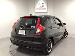 【Honda認定中古車 U-Select】　は3つの安心をお約束します。　1　Hondaのプロが整備した安心。 2　第三者機関がチェックした安心。　3　購入後もHondaが保証する安心。