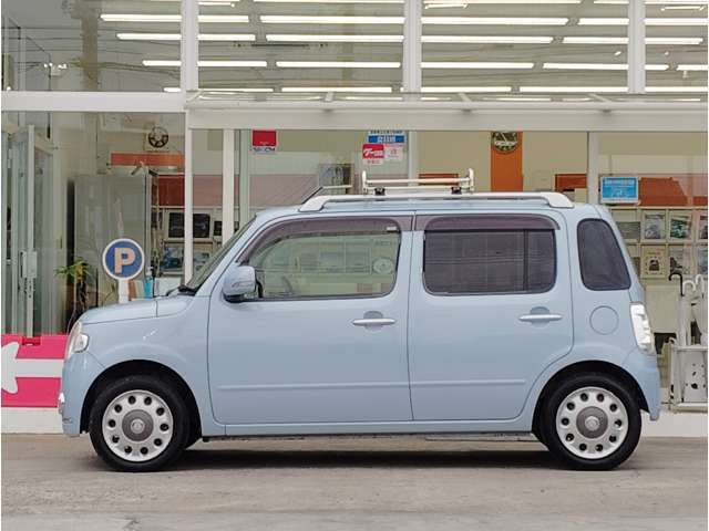 パステル調のボディカラーと優しい曲線が、他の車とは一味違う可愛さを演出しています。