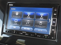 ナビゲーションはギャザズメモリーナビ（VXM-214VFi）を装着しております。AM、FM、CD、DVD再生、Bluetooth、音楽録音再生、フルセグTVがご使用いただけます。