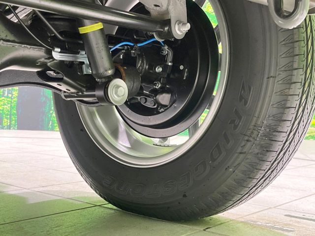 お車を安心してお乗りいただく為には、足回りの定期点検が欠かせません。サービスサポート（有償保証）では無料点検もご提供しており、安心のカーライフをお過ごしいただけるサポート体制が整っています。