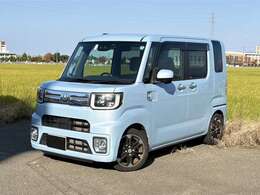 車両の品質管理は室内展示場を完備しておりますので、品質を保った状態の車両をご覧いただけます。