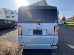 室内展示場を完備しておりますので、天候の悪い日でもゆっくりと車両をご覧下さい。