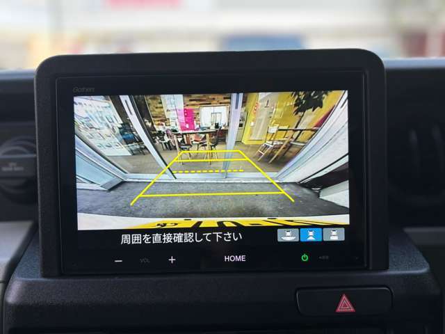 バックカメラ付きなので、駐車が苦手な方でも安心です★★
