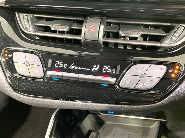 【シートヒーター】寒い日に重宝するシートヒーター！エアコンより早く温まってくれるので寒がりの人も安心ですね♪エアコンの温風は乾燥するから苦手、という方にもをおすすめです。