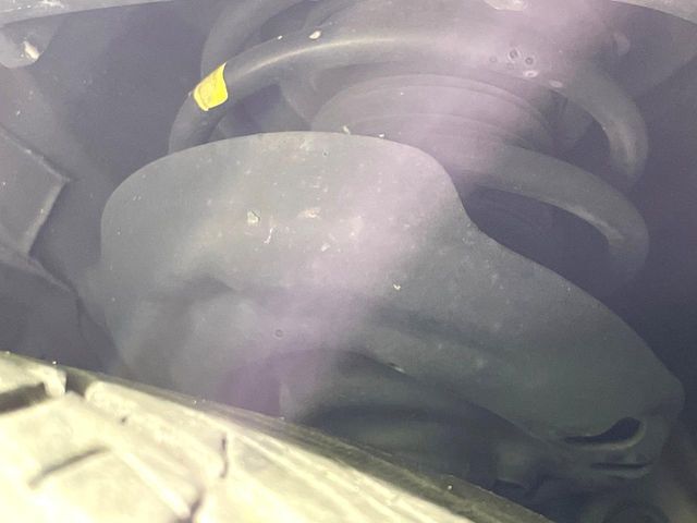 お車を安心してお乗りいただく為には、足回りの定期点検が欠かせません。サービスサポート（有償保証）では無料点検もご提供しており、安心のカーライフをお過ごしいただけるサポート体制が整っています。