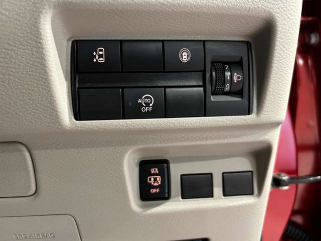 片側電動スライドドアなので運転される方も乗車される方もとっても便利です♪