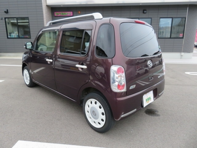 テールランプも各メーカーがそれぞれに凝ったデザインをしてるにゃん！