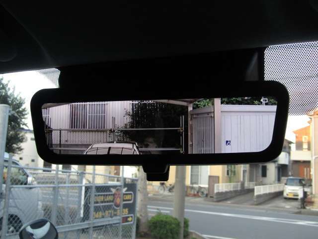 デジタルインナーミラー付きで夜間も見やすく安全です☆