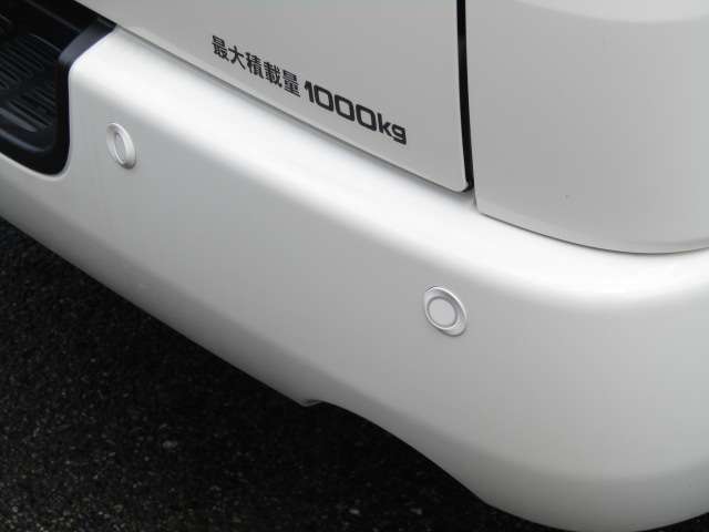 コーナーセンサー付きで狭い道や駐停車も安心です☆