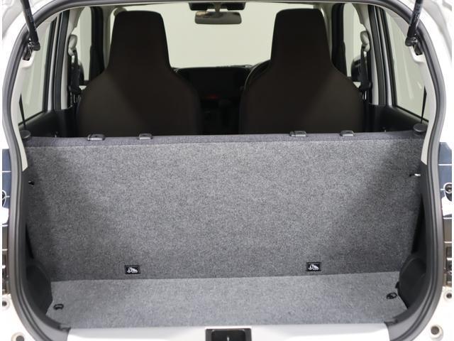 後部座席を立てた状態での荷室です。このままでも十分な広さを確保しています。使用用途に合わせてシートアレンジ☆実際の使用用途をイメージして是非実際に商品をご覧になってください♪