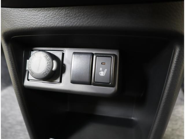 シートヒーターはじんわり温めてくれるので、エアコンの風が苦手な方には嬉しい装備です。