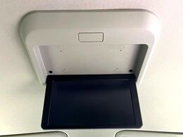 【フリップダウンモニター】大画面モニターで後席でもエンタメをお楽しみいただけます。小さなお子様にも大人気の装備です♪