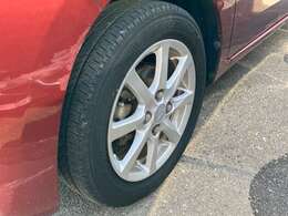 『充実の設備』リフト4基をはじめ北陸信越運輸局指定の検査ラインを整えお客様の愛車を責任をもって点検・整備します。