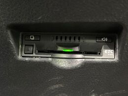 【ETC】高速道路の料金所をストレスなく通過！話題のスポットやサービスエリアに多い「スマートIC」利用時は必須のアイテムです。当店でセットアップを実施、ご納車当日からすぐにご利用いただけます！