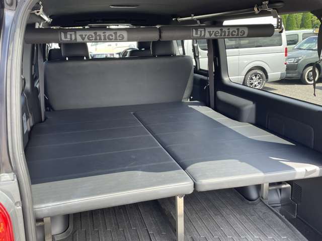 ユーアイビーグル製ベットキット！！レザー調の素材となっており、高さの調整や跳ね上げなども可能です！！