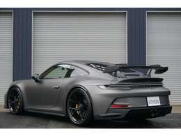 スポーツエグゾースト　20/21インチ センターロック 911 GT3鍛造アルミホイール　専用PASMスポーツシャシー　Exclusive Desing テールライト