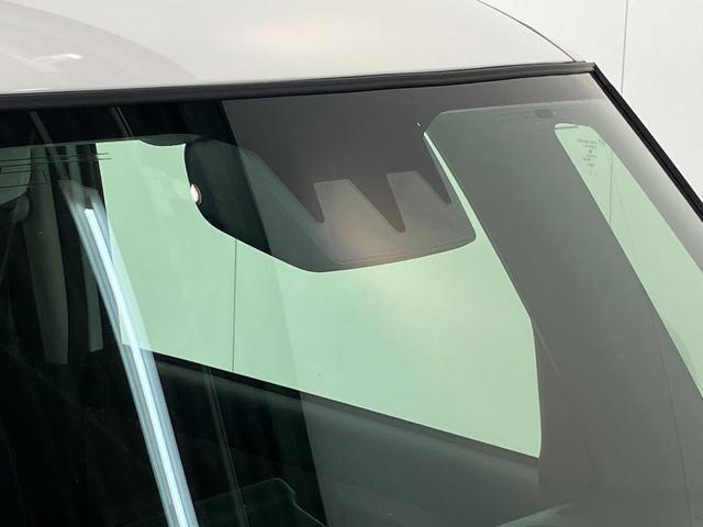 品質へのこだわり！フロアマットやシートなど車内をキレイに清掃し、ニオイや汚れなどを徹底的にクリーニングしてもらっております。室内はピカピカです☆