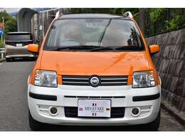 【徹底した納車前点検】ご納車前に、担当整備士と営業担当がエンジン、ミッション、エアコン等、内装の計器一つまで全て細かく点検を行い、約100キロの走行テストを夜間、高速走行を含め実施致しております。