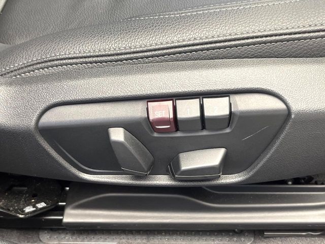 ●パワーシート：シート位置の“前後と背もたれの“角度の微調整が可能となります。手動設定のシートよりも、より細やかな設定ができるのがポイントです。