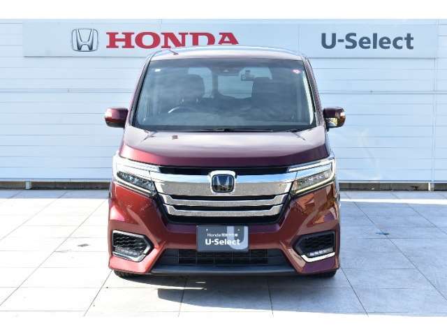 当店の展示車は、プロの業者にボディーの磨き、ルームクリーニングを依頼していますので、とてもきれいです！！ぜひ、見にいらしてください！