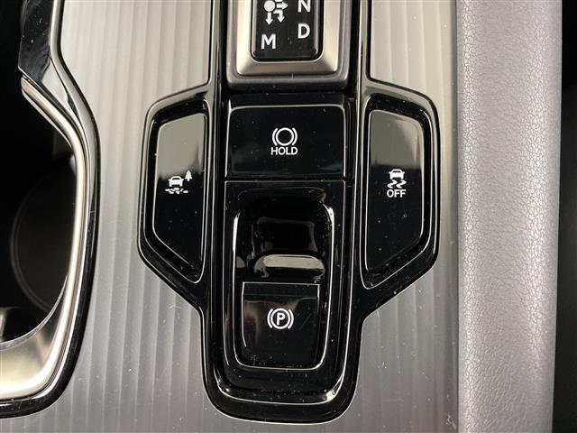 【ドリンクホルダー】長時間のドライブを快適に過ごすために、必須の車内アイテムですね。