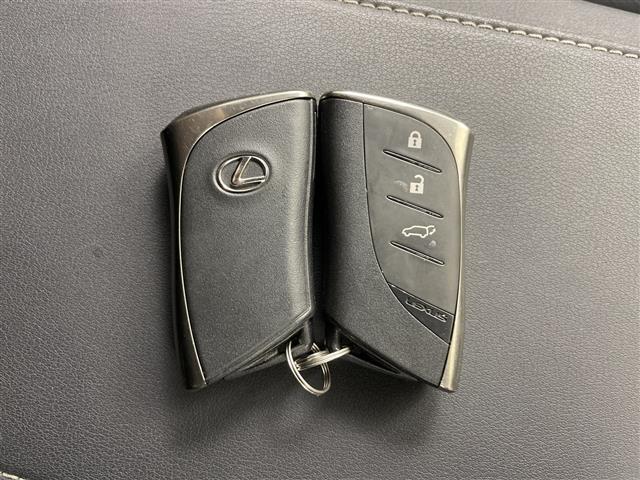 【付属品】このクルマ限定で使える装備品が付いています！使い方などはぜひ実際に店舗にお越しいただき、専門スタッフにお尋ねください！