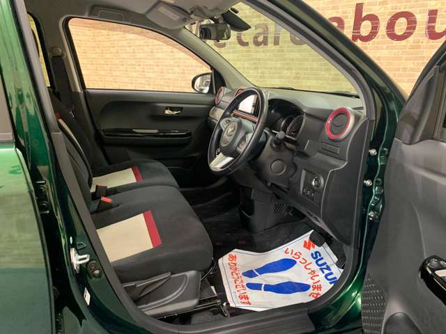 【アクセス便利】当店は竜王IC・栗東湖南ICから車で15分。滋賀県湖南市にある大型ショッピングセンター『イオンタウン湖南』内にある自動車販売店です。お買い物ついでにお気軽にお立ちよりください。