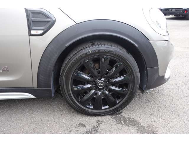 九州運輸局認証　自社整備工場完備！輸入車専門店だから出来る整備ノウハウが当社にはあります！！