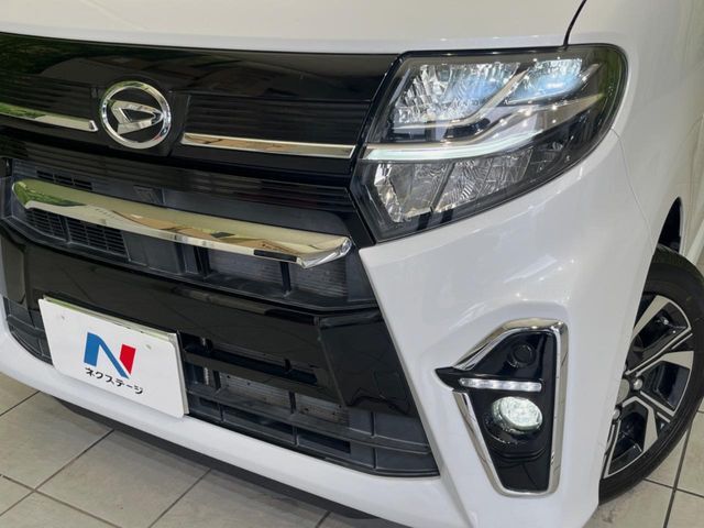 【LEDヘッドライト】悪天候や夜間走行時も良好な視界を確保し安心して運転できる高輝度LEDヘッドライトを装備！点灯速度が早く、消費電力も抑えられています。