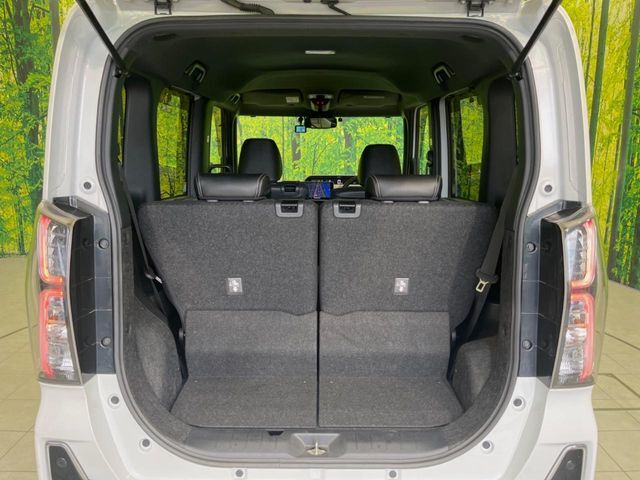 普段のお買い物や通勤、送迎等に十分な荷室スペースを確保しております。セカンドシートを倒すと、大きな荷物の積載も可能です♪