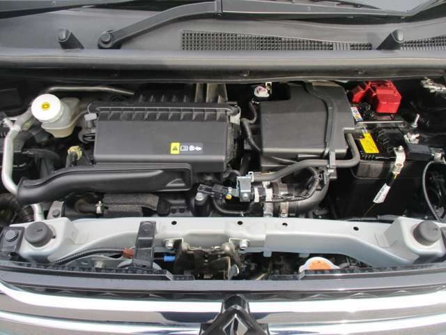 この通り、エンジンルームもピカピカでお待ちしております！