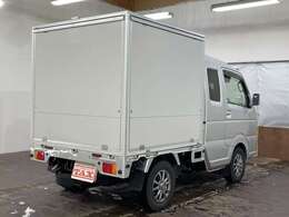 当店は安心のJUメンバーショップ！！JUでの仕入れや下取り車など展示しております☆（JU＝社団法人日本中古自動車販売協会連合会）