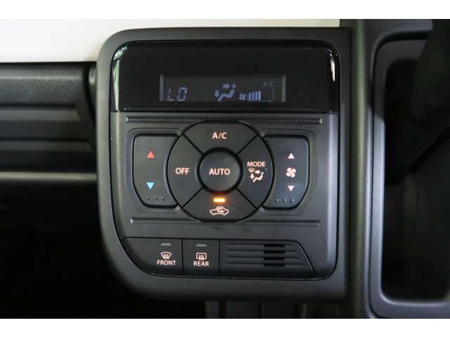 『法令12か月点検または24か月点検全車実施しております。指定工場、認証工場基準の交換対象バッテリー・ブレーキパット・オイル類・ACフィルター・ベルト・バルブ・タイヤ等。』安心整備です