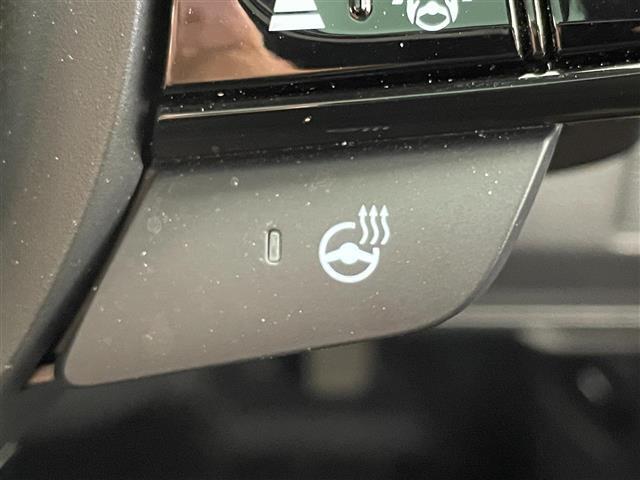 気になる車はすぐにお問い合わせください！画面右側の0066から始まる無料ダイヤルからお問い合わせ下さい！専門スタッフがお車のご質問にお答えいたします！