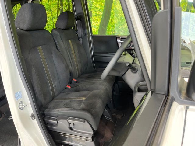 運転席シート廻りは使用感も少なく、良好な状態となっています。丁寧に使われていたことがよくわかりますね。