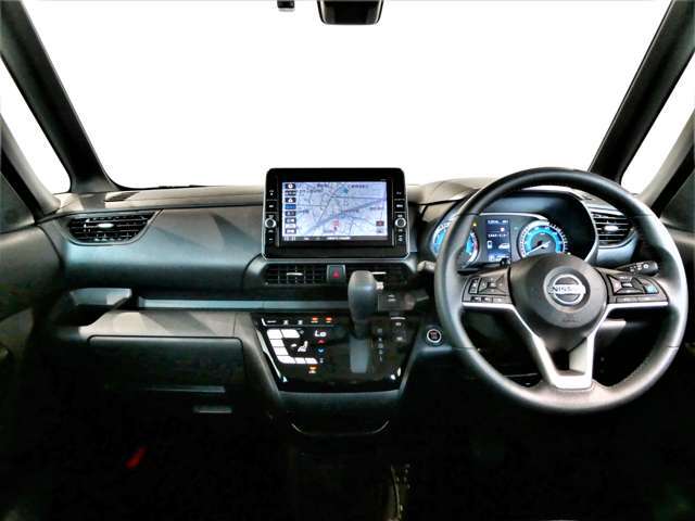 運転席からの視界が広く、隅々まではっきり見渡せます☆
