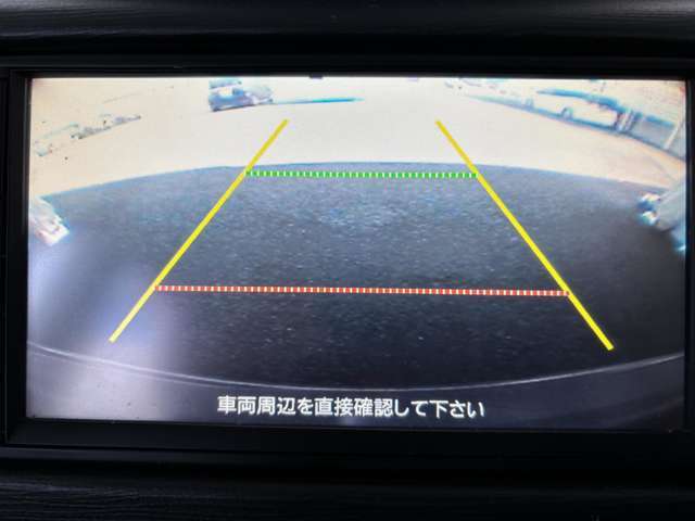 後方モニター表示でバック時の障害物もしっかり見えます！