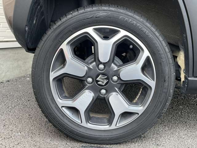 【タイヤについて】アルミホイールや、新品タイヤ、スタッドレスタイヤご相談承ります。