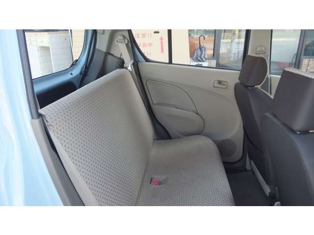 当店は常時、お買い得特選車を25台以上を取り揃えております。人気のミニバン・コンパクトカー・軽自動車まで何でもお任せください！
