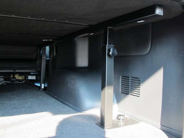 高さ調節はグリップハンドルを回して取り外すだけ！簡単にできます！