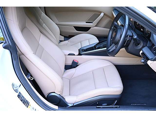 ワンオーナー車　ユーザー買取車　保証書　取扱説明書　スペアキーレス　ポルシェセンター点検記録有り