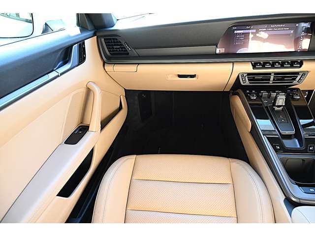 ワンオーナー車　ユーザー買取車　保証書　取扱説明書　スペアキーレス　ポルシェセンター点検記録有り