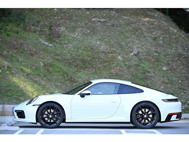 ワンオーナー車　ユーザー買取車　保証書　取扱説明書　スペアキーレス　ポルシェセンター点検記録有り